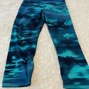 Navy and aqua 3/4 leggings